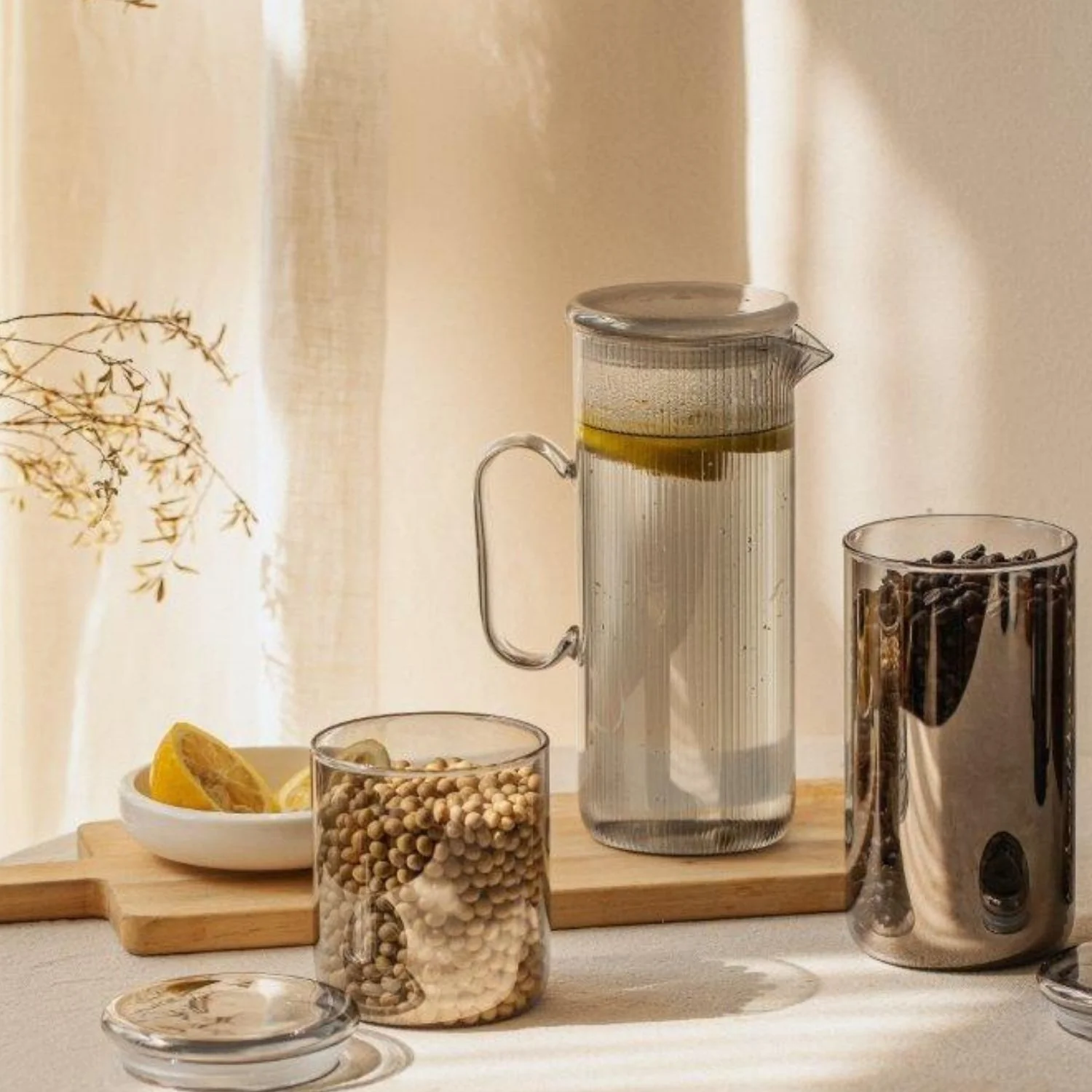 Carafe en verre transparent strié - Image 3