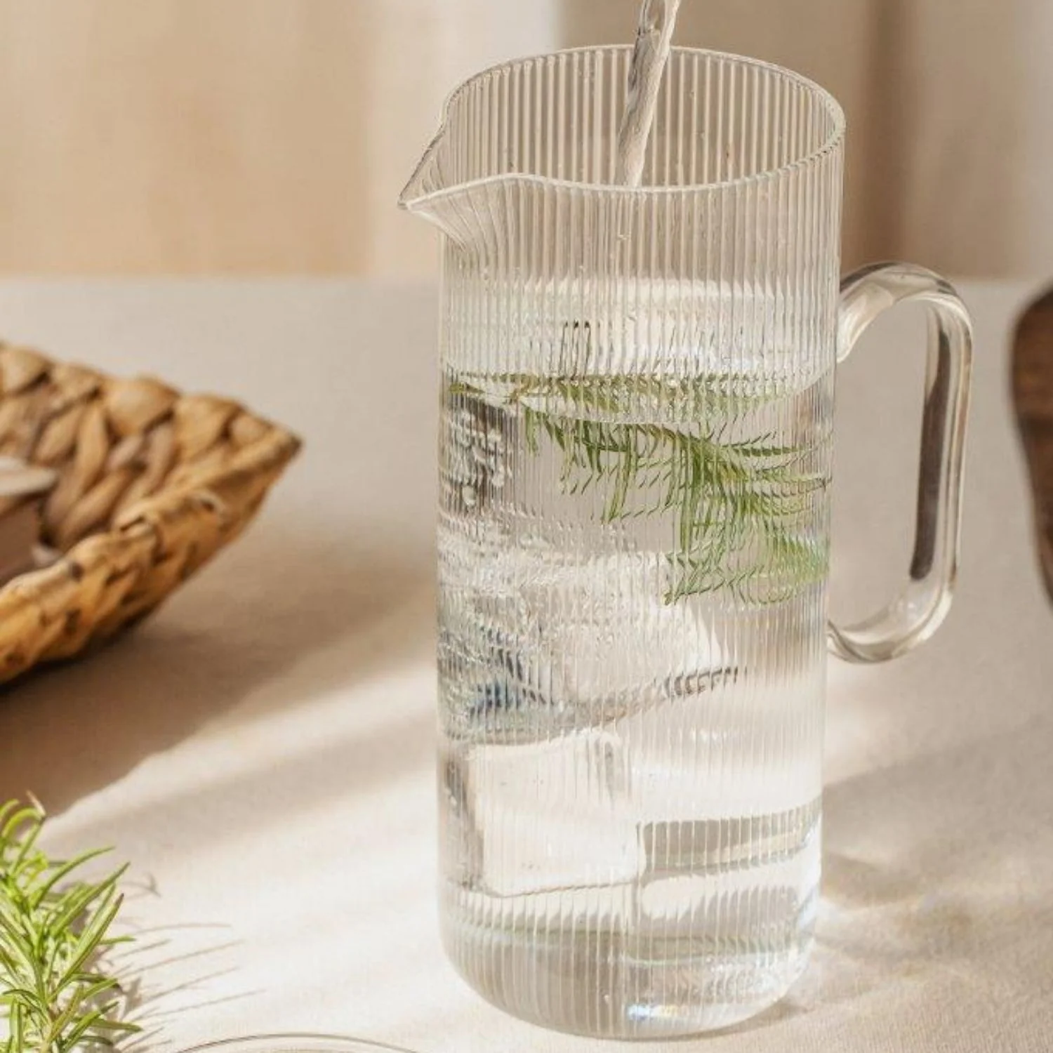 Carafe en verre transparent strié - Image 6