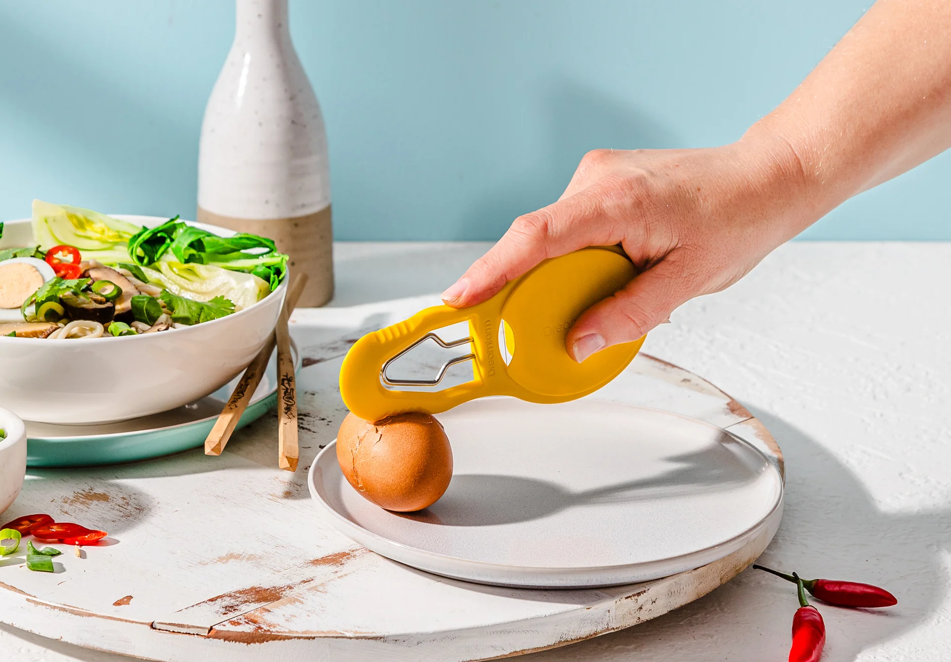 Eggler - Ecaleur et trancheur à oeuf - jaune - Image 5