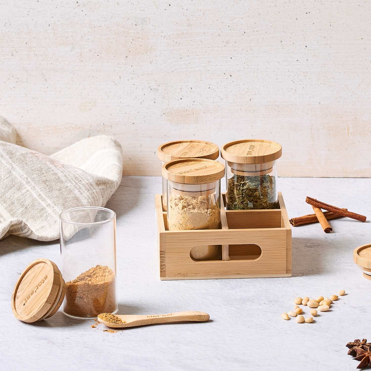 Set de 4 bocaux à épices avec un couvercle en bambou et cuillère - Stor'eat - Image 3