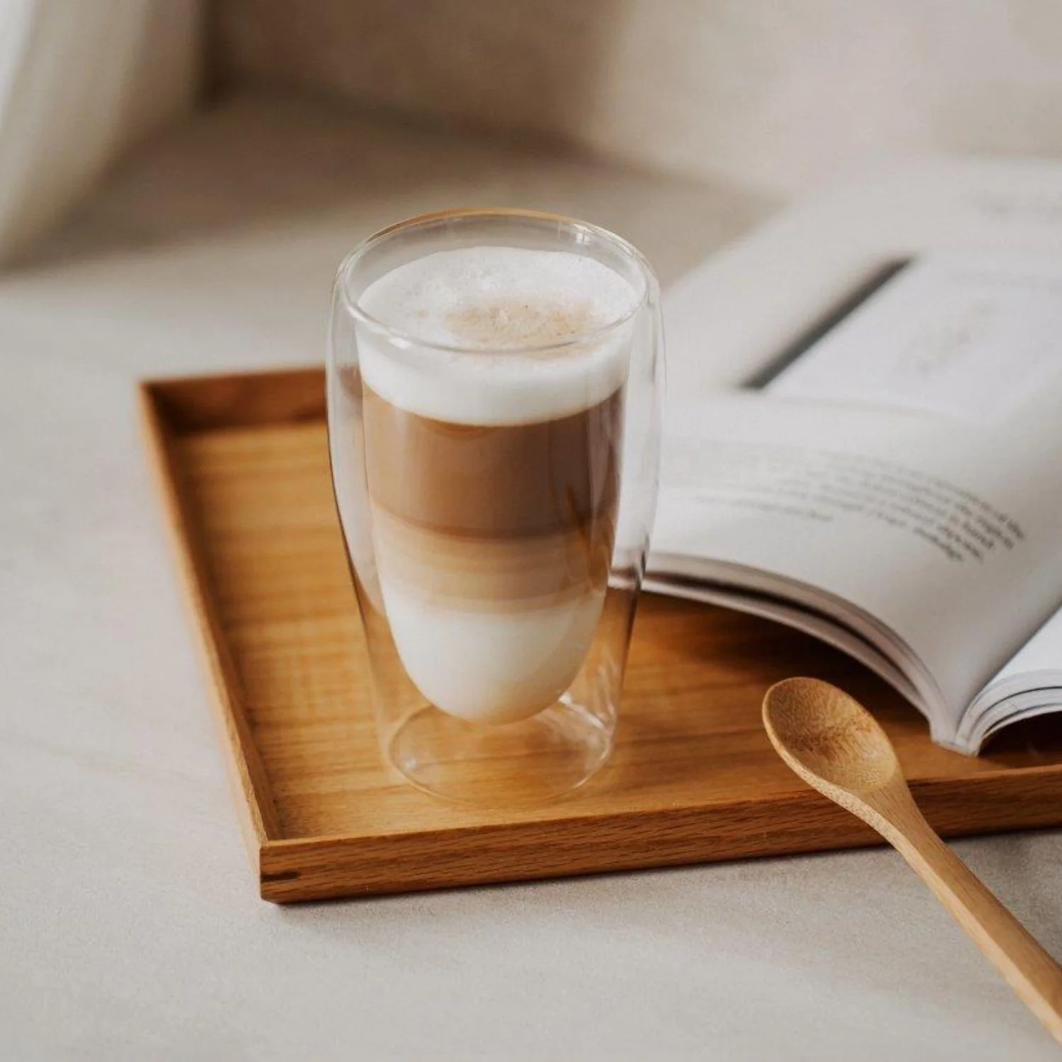 Tasses double paroi avec cuillères en bambou – Lot de 3 - Image 5